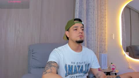 kendel_dimitri online show from November 22, 8:02 am