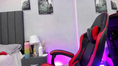 Kendra London online show from March 12, 2:10 pm