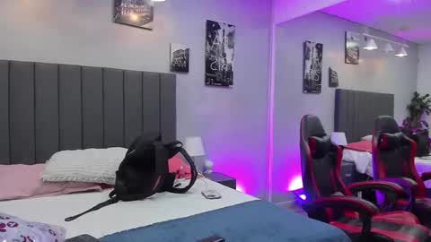 Kendra London online show from February 4, 11:25 am