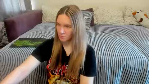 Kendra online show from June 8, 1:28 am