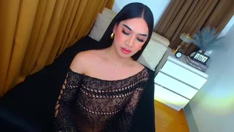 Kendra online show from March 7, 1:40 pm