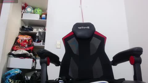 Snapshot of kenn_blake1 chatting on September 29, 5:01 pm blake online show from September 29, 5:01 pm