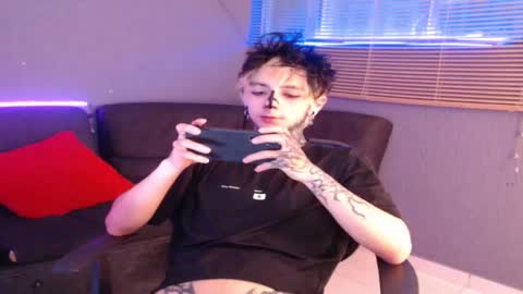 kenny online show from November 25, 3:33 pm