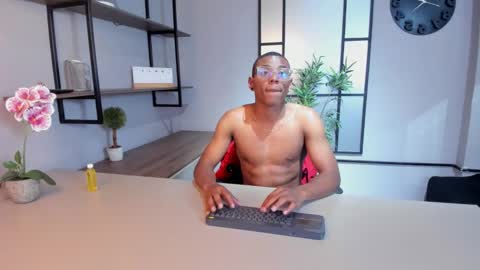 Kenny Thompson online show from March 7, 10:10 pm