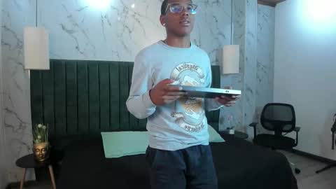 Kenny Thompson online show from February 26, 8:12 pm