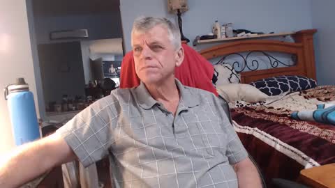 Snapshot of kent_ham chatting on December 31, 1:47 am kent_ham online show from December 31, 1:47 am