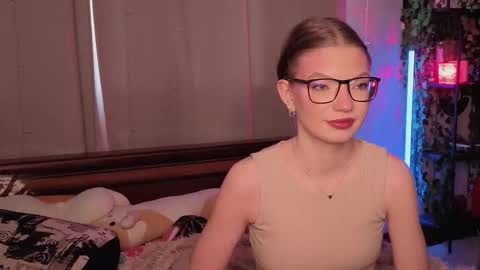 Lisa online show from January 8, 10:10 am