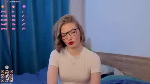 Lisa online show from March 8, 2:04 am