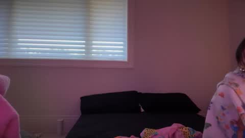 kenziesmithh online show from September 22, 8:13 pm