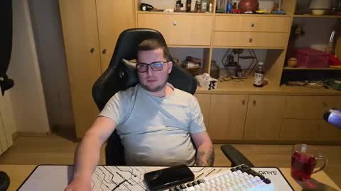 Kevinn online show from March 11, 7:28 pm