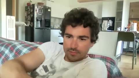 kevinpillobello online show from April 18, 3:47 pm