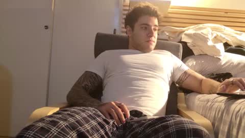 Kevin online show from December 5, 2:33 am