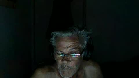 Snapshot of kevwestunder9696 chatting on January 18, 12:04 pm kevwestunder9696 online show from January 18, 12:04 pm