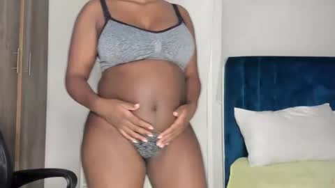 Snapshot of keyara_ chatting on February 28, 8:18 pm Keyara online show from February 28, 8:18 pm