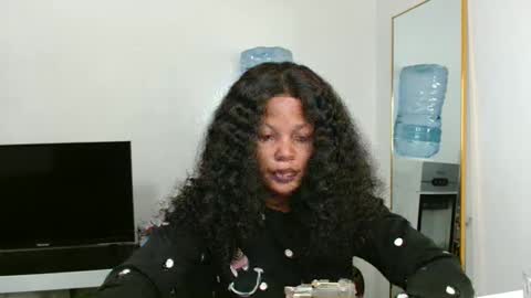 Khaleesi online show from February 17, 3:38 am