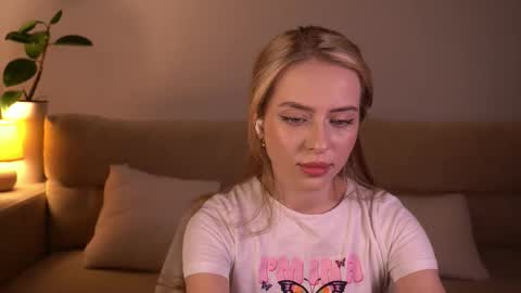 khalishy online show from April 16, 7:03 pm