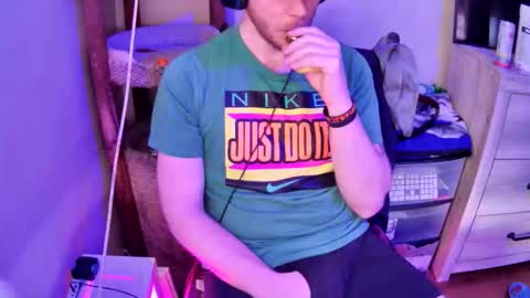 KevKev online show from May 1, 12:43 pm