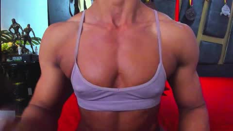 Snapshot of khloe_rossich chatting on October 17, 6:45 pm online show from October 17, 6:45 pm