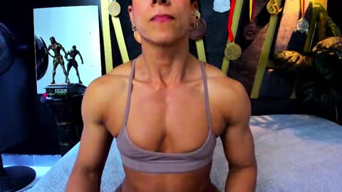 Snapshot of khloe_rossich chatting on February 13, 6:15 pm online show from February 13, 6:15 pm