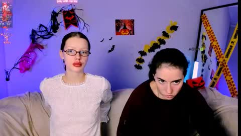 khloebeauty online show from October 25, 7:25 pm