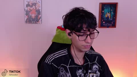 khozler_ online show from April 18, 2:35 am