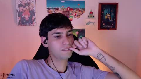 khozler_ online show from June 17, 1:54 am