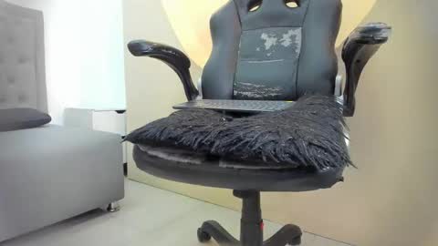 Kris Evans online show from December 22, 9:21 pm