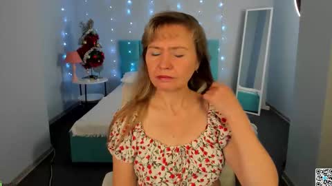 Ellie online show from December 21, 3:02 am