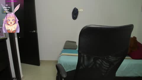 Snapshot of kiara_and_evelyn chatting on January 29, 11:25 pm Evelyn online show from January 29, 11:25 pm