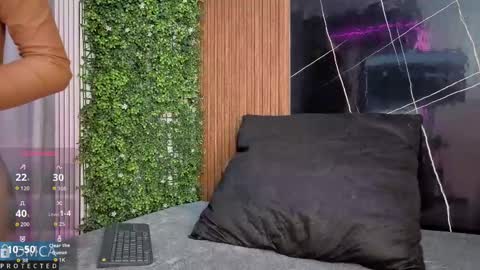 Kiara Zahiri online show from November 11, 11:01 am