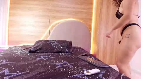 kiaralopez_ online show from March 27, 3:34 am