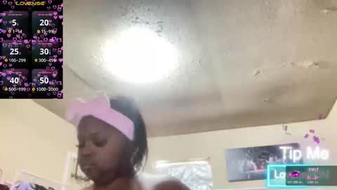 KiaraSugars online show from May 6, 3:51 pm