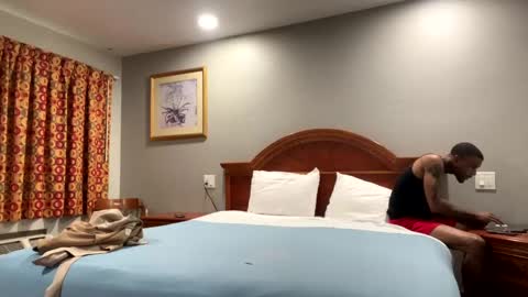 HunneysPlayRoom online show from December 31, 4:14 pm