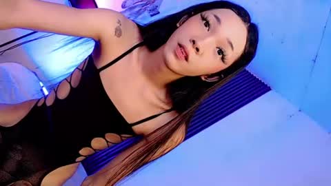 kieramoore online show from July 18, 8:16 am