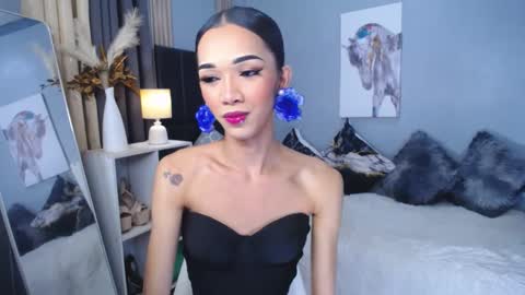 kieramoore online show from January 13, 5:55 am