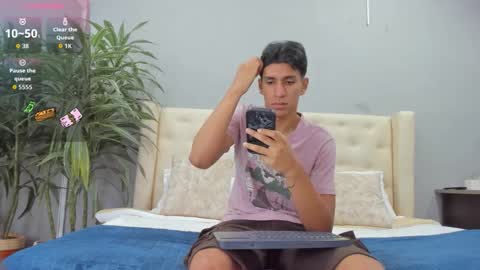 Snapshot of kieran_derek chatting on September 15, 3:19 am Kieran Derek online show from September 15, 3:19 am