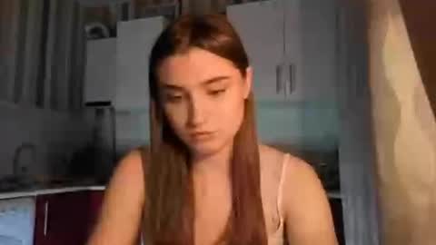 Ola my name is Lissa  Lets hit 10 Thumbs Up together   online show from April 16, 8:09 pm