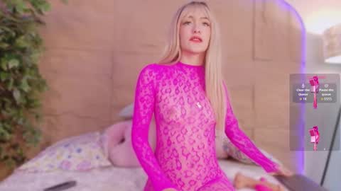 KIM COOPER online show from April 9, 10:10 am