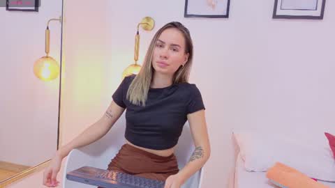 kiimm taylor online show from July 30, 1:56 pm