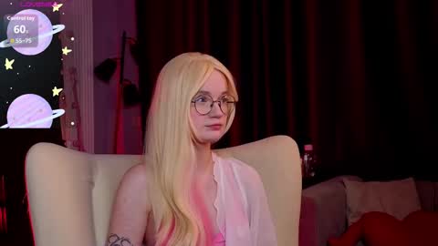 kiki_blue_eyes online show from February 2, 4:20 am