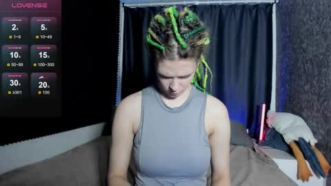 Snapshot of kiki_krash chatting on October 5, 10:01 am Kiki online show from October 5, 10:01 am