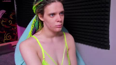 Kiki online show from November 18, 10:07 am