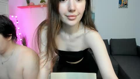 Snapshot of kiki_mcflurry chatting on October 14, 8:01 pm PavelPolly online show from October 14, 8:01 pm