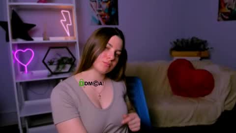 kiki_swan online show from March 7, 10:24 am