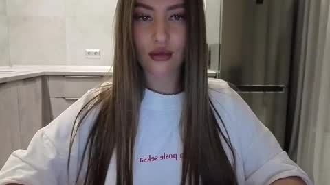 EvaAnna online show from February 28, 8:46 pm