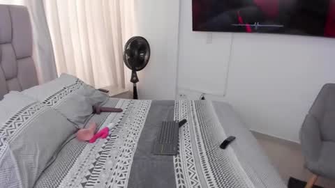 Ana      online show from April 24, 3:58 pm