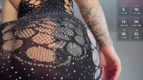 Nicole. online show from October 31, 3:07 am