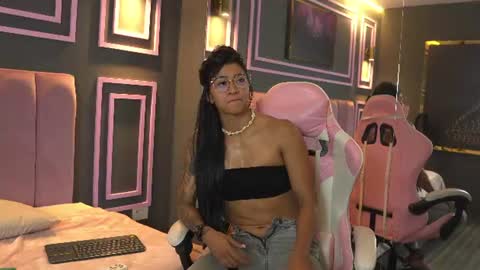Kim online show from June 26, 1:49 pm