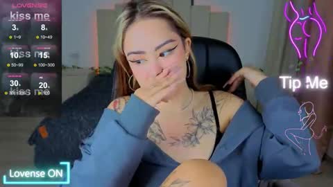 Kim online show from November 12, 5:21 am