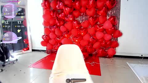 Kim  online show from February 9, 8:10 am